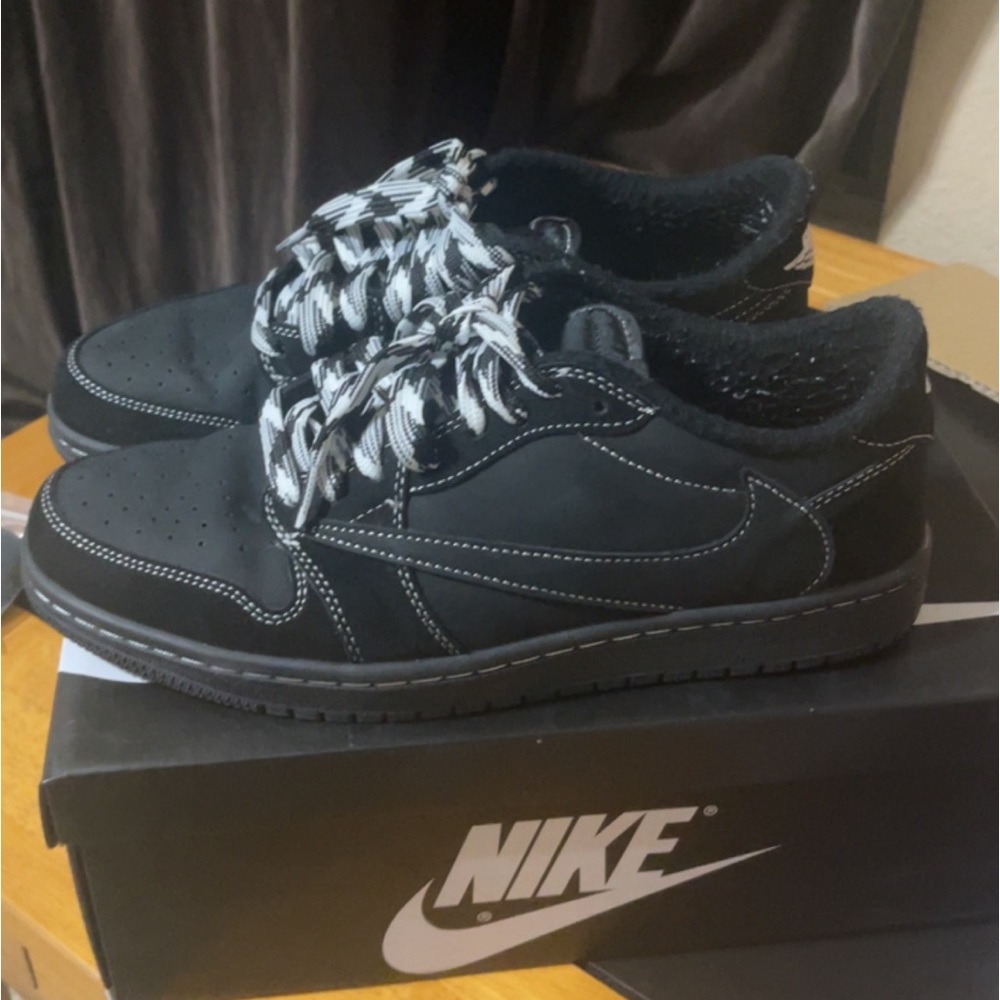 Travis Scott Jordan 1 Low
